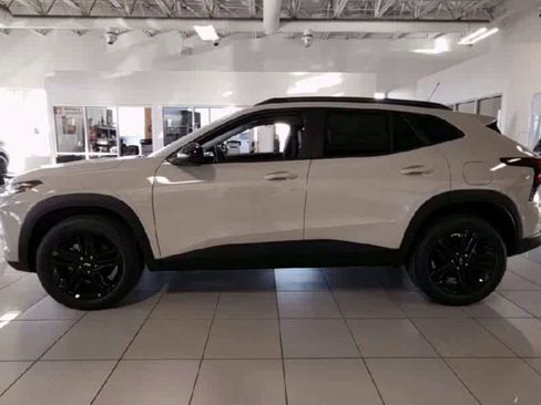 Used 2026 Chevrolet Trax ACTIV image 5