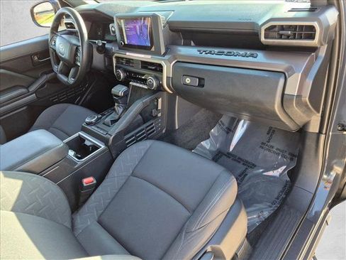 Used 2025 Toyota Tacoma SR5 AWD/4WD image 20