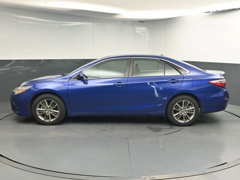 Used 2015 Toyota Camry SE FWD image 5