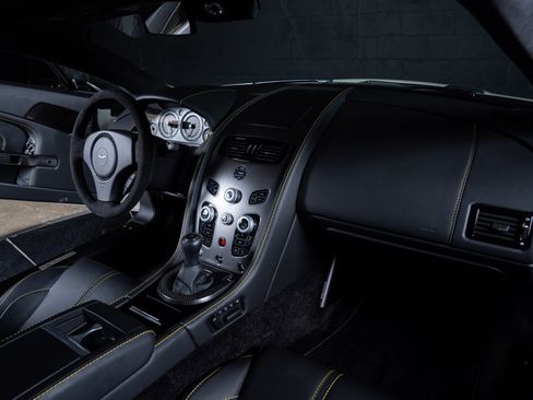 Used 2017 Aston Martin V12 Vantage S RWD image 15