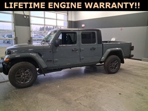 New 2026 Jeep Gladiator Sport image 5