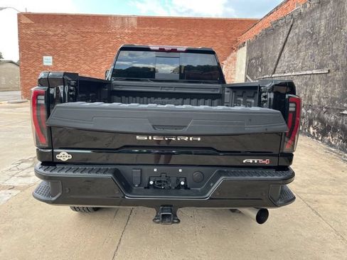 Used 2024 GMC Sierra 2500 AT4 w/ AT4 Premium Plus Package AWD/4WD image 6