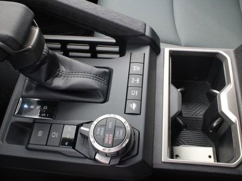 Used 2025 Toyota Tacoma Trailhunter image 24