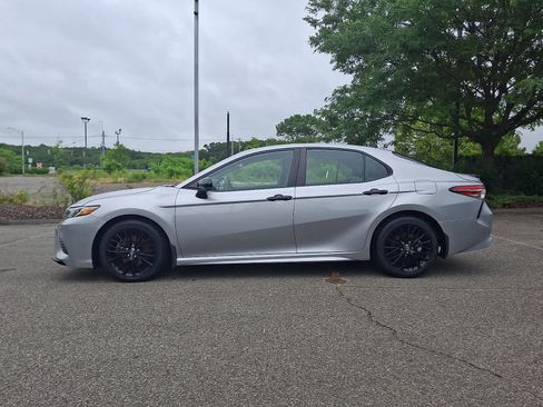 Used 2019 Toyota Camry SE FWD image 8