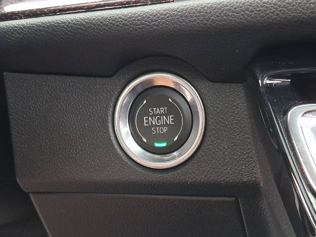 Certified 2025 Chevrolet Traverse RS FWD image 25
