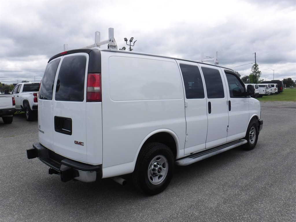 Used 2017 GMC Savana 2500 RWD image 2
