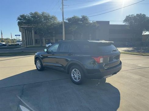 New 2026 Ford Explorer Active w/ Active Comfort Package image 5