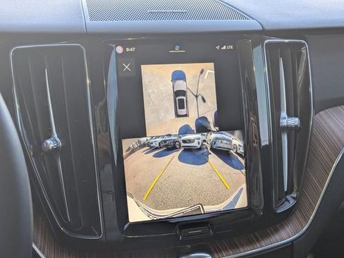 Certified 2024 Volvo XC60 B5 Plus w/ Protection Package Premier image 27