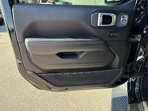 Used 2019 Jeep Wrangler Unlimited Sahara w/ LED Lighting Group image 25