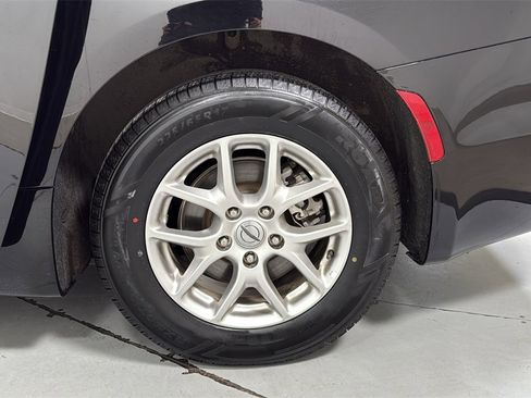 Used 2024 Chrysler Pacifica Touring-L image 24