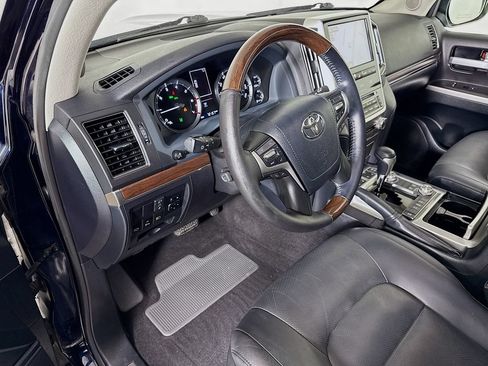 Used 2019 Toyota Land Cruiser AWD/4WD image 9
