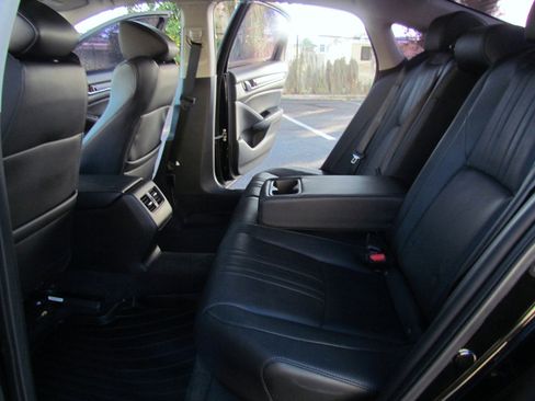 Used 2018 Honda Accord Touring image 17