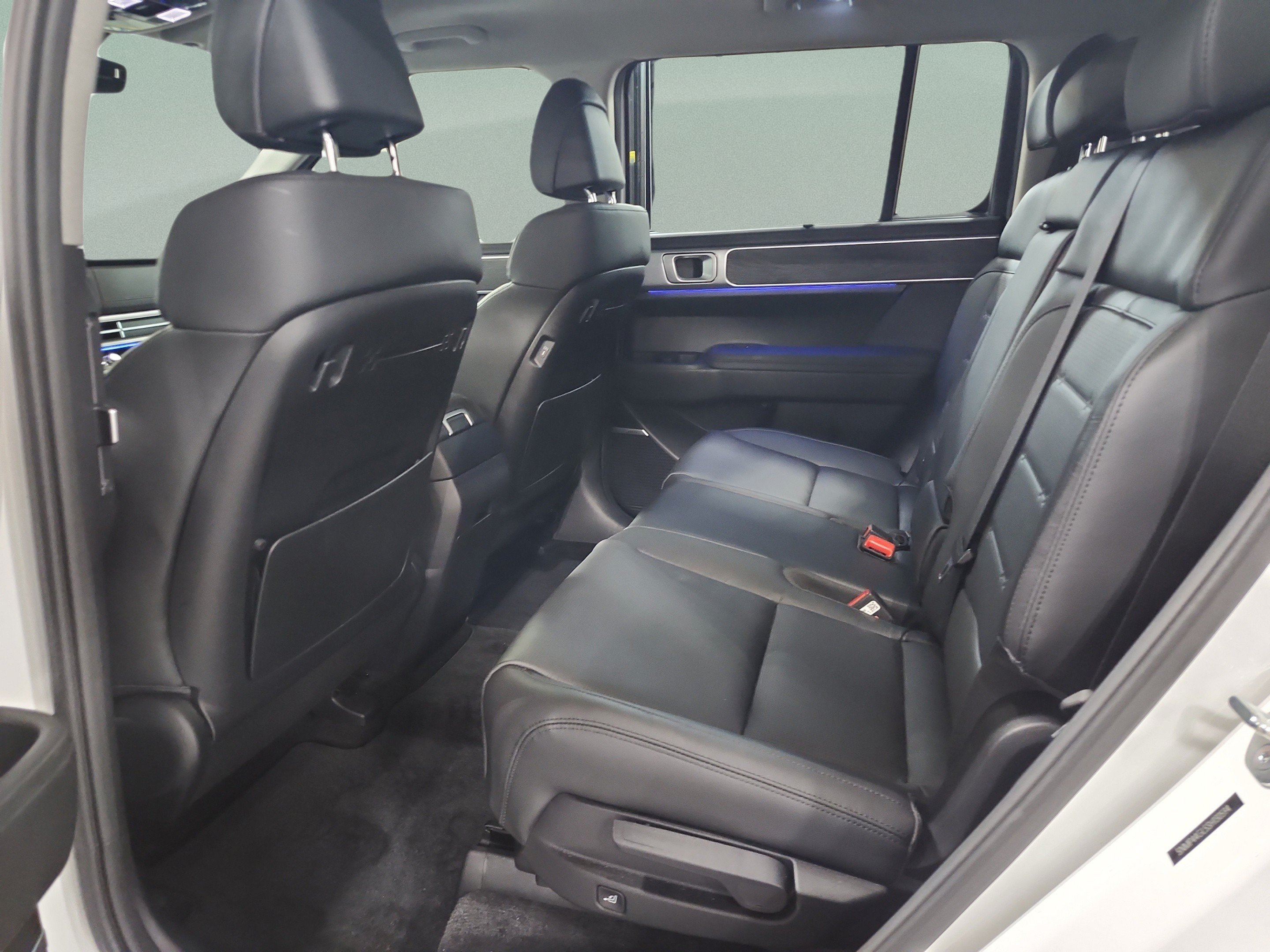 Certified 2025 Hyundai Santa Fe Limited FWD image 15