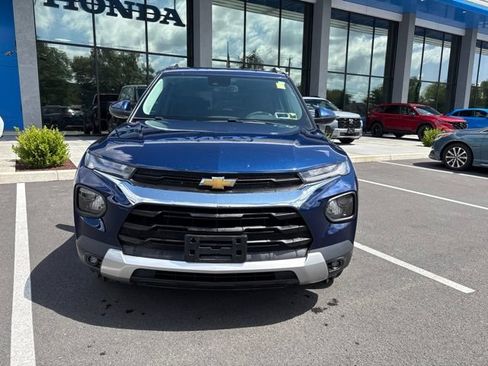Used 2023 Chevrolet TrailBlazer LT w/ Convenience Package AWD/4WD image 3