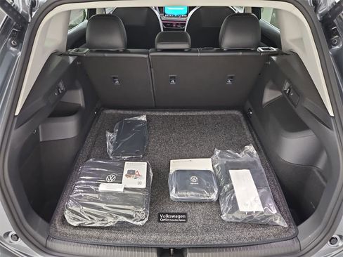 New 2025 Volkswagen Tiguan SE image 36