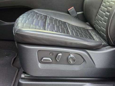 Used 2023 Cadillac Escalade ESV Sport Platinum w/ LPO, ONYX Package AWD/4WD image 27