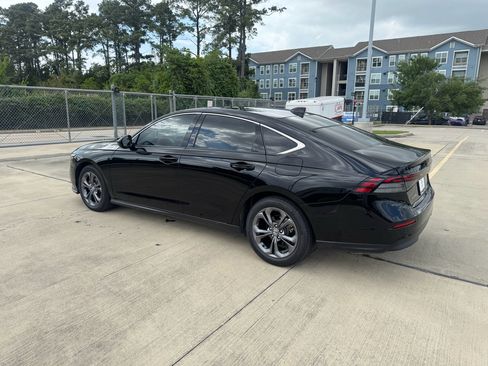 Certified 2023 Honda Accord EX image 6