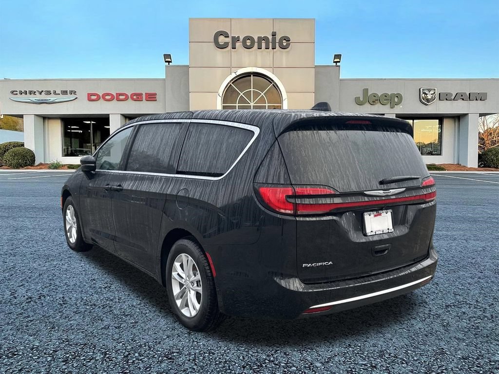 New 2026 Chrysler Pacifica Select FWD image 5