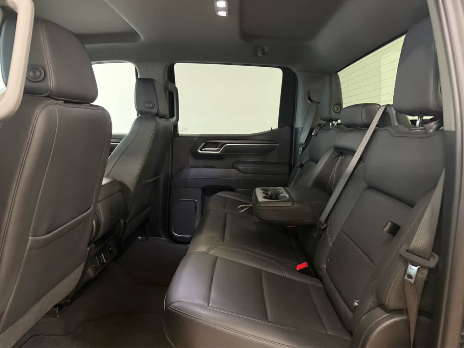 Used 2025 GMC Sierra 1500 SLT AWD/4WD image 14
