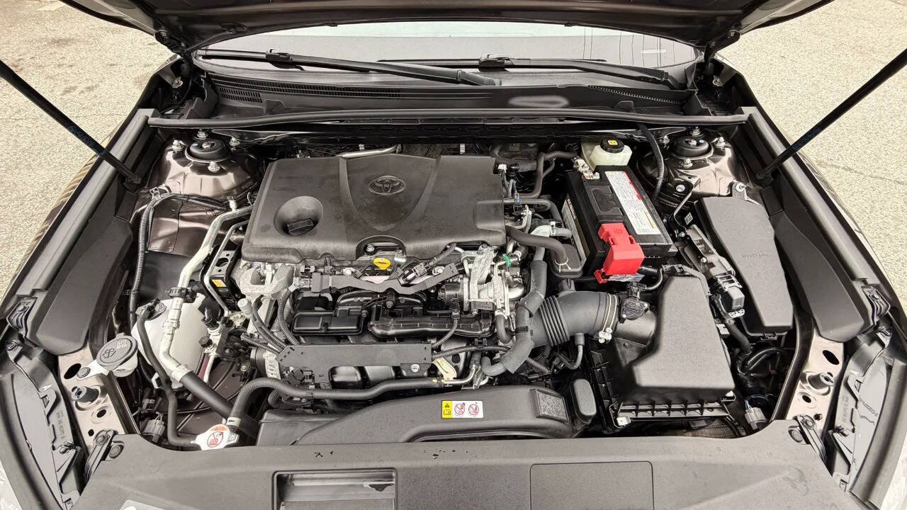 Used 2018 Toyota Camry LE w/ Moonroof Package FWD image 25