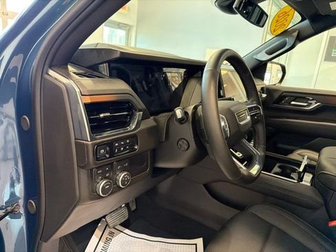 Used 2026 GMC Yukon Denali w/ Sun & Power Step Package AWD/4WD image 29