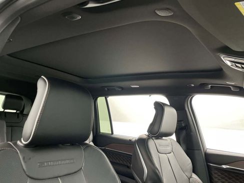 New 2025 Jeep Grand Cherokee L Summit w/ Luxury Tech Group V image 36