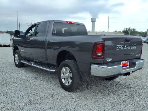Used 2025 RAM 2500 Big Horn AWD/4WD image 9