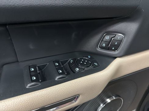 Used 2023 Ford Expedition Max XLT image 17