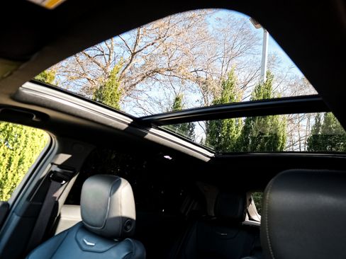 Used 2022 Cadillac XT4 Sport w/ Comfort Package image 28