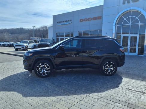 Used 2025 Jeep Compass Limited w/ Sun & Sound Group image 2