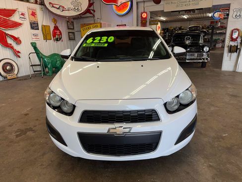 Used 2015 Chevrolet Sonic LT FWD image 8
