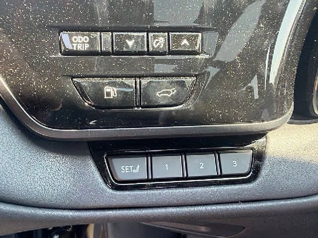 Used 2026 Lexus TX 500h AWD w/ Technology Package image 8