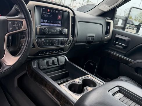 Used 2016 GMC Sierra 2500 Denali w/ Duramax Plus Package AWD/4WD image 26