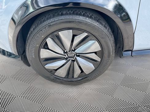 Used 2024 Nissan Ariya AWD image 33