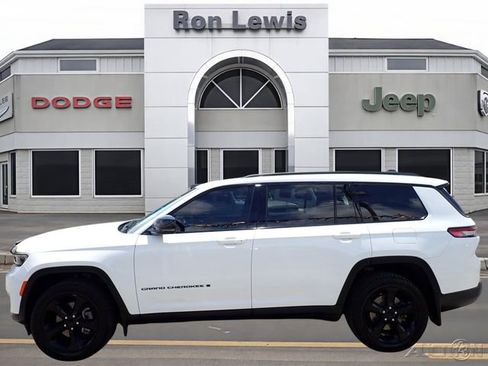 Used 2022 Jeep Grand Cherokee L Limited w/ Black Appearance Package AWD/4WD image 1