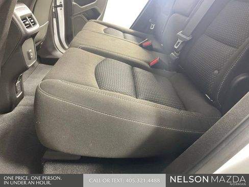 Used 2022 GMC Terrain SLE w/ Driver Convenience Package FWD image 18