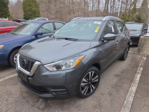 Used 2020 Nissan Kicks SV image 6