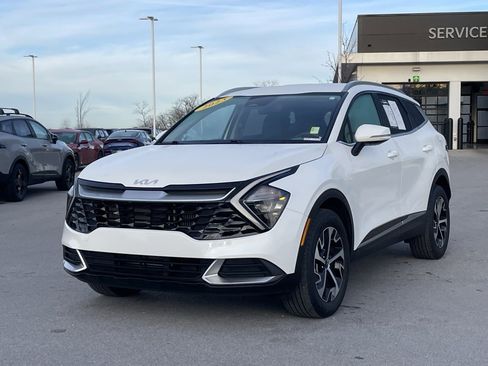 Used 2023 Kia Sportage EX image 3