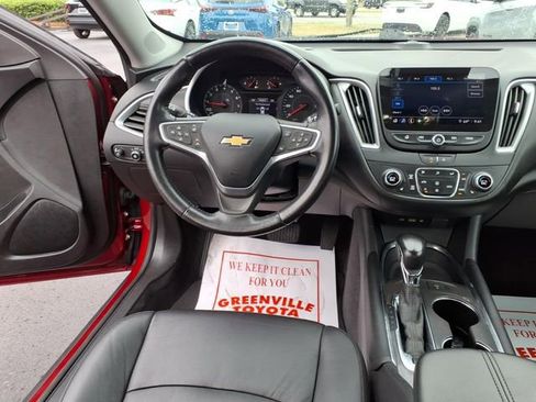 Used 2022 Chevrolet Malibu LT w/ Leather Package FWD image 12