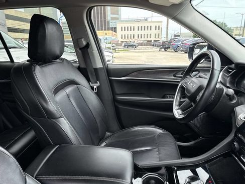 Used 2022 Jeep Grand Cherokee Limited RWD image 10