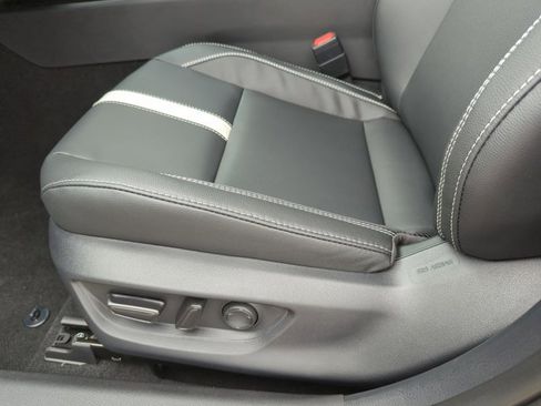 New 2026 Toyota Camry SE image 4