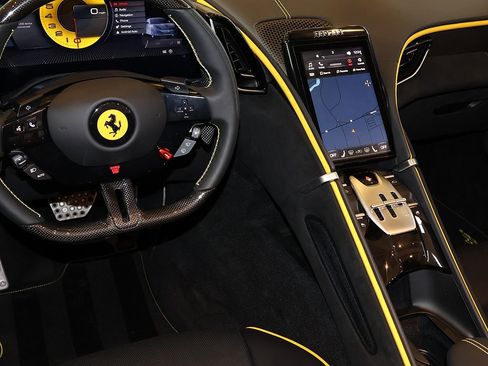 Certified 2025 Ferrari Roma Spider RWD image 94