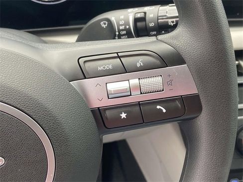 Certified 2025 Hyundai Tucson SE image 19