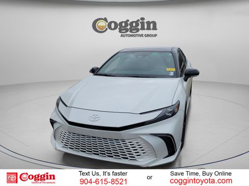 Used 2025 Toyota Camry XSE image 1