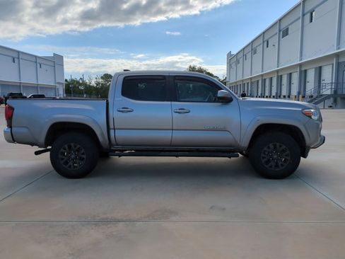 Used 2021 Toyota Tacoma SR5 RWD image 4