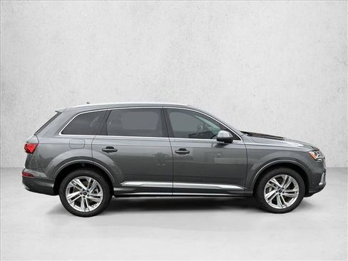 Used 2023 Audi Q7 2.0T Premium w/ Convenience Package AWD/4WD image 3