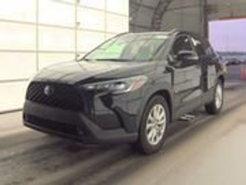 Used 2024 Toyota Corolla Cross LE image 5