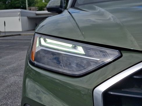 Used 2023 Audi Q5 2.0T Premium w/ Convenience Package AWD/4WD image 9
