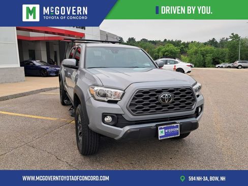 Used 2021 Toyota Tacoma TRD Off-Road w/ Technology Package AWD/4WD image 8