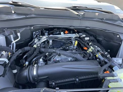 Certified 2025 Ford Explorer Active w/ Active Comfort Package RWD image 38